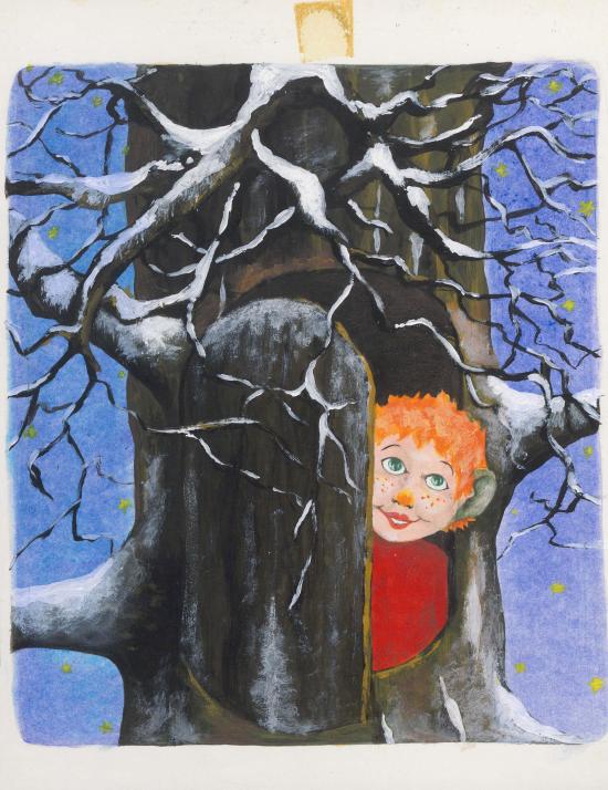 Enfant dans un tronc d'arbre enneigé