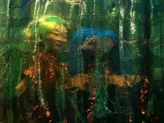 Deux sirènes au fond de l'eau