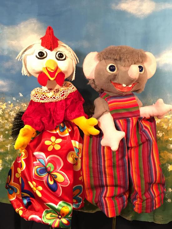 Portrait de Poulinette et Souriphant, la poule et la souris avec une trompe d'éléphant