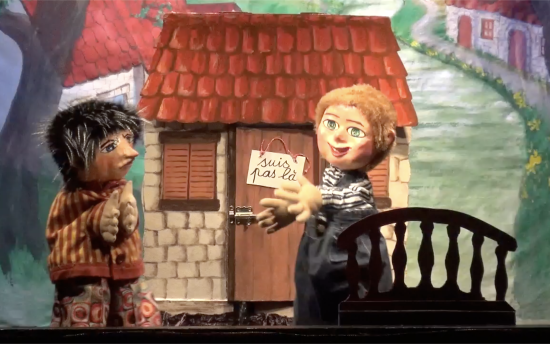 Pierrot et Tibougon devant la maison de ce dernier