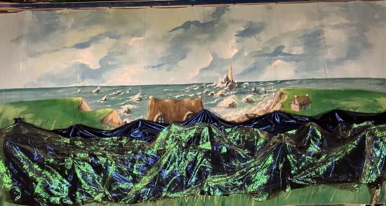 Les falaises, maison, mer, phare au loin, avec vagues